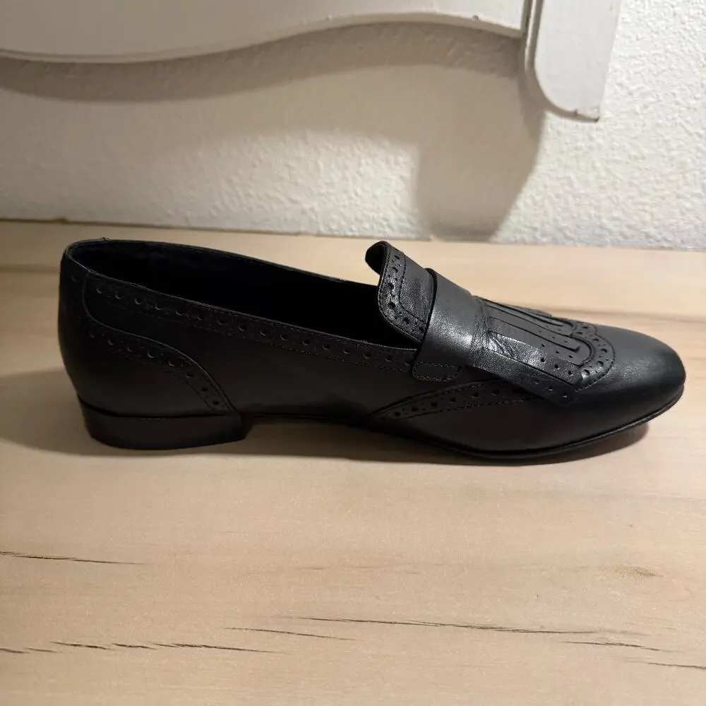 Minelli Made in Portugal Black Loafers - Great Condition! Size 7/5 US 38 Eur